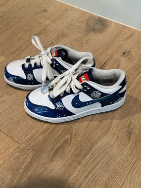 NIKE low dunk sneakers- Lego collection